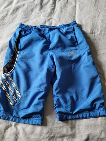 short adidas 9/10ans (3e)