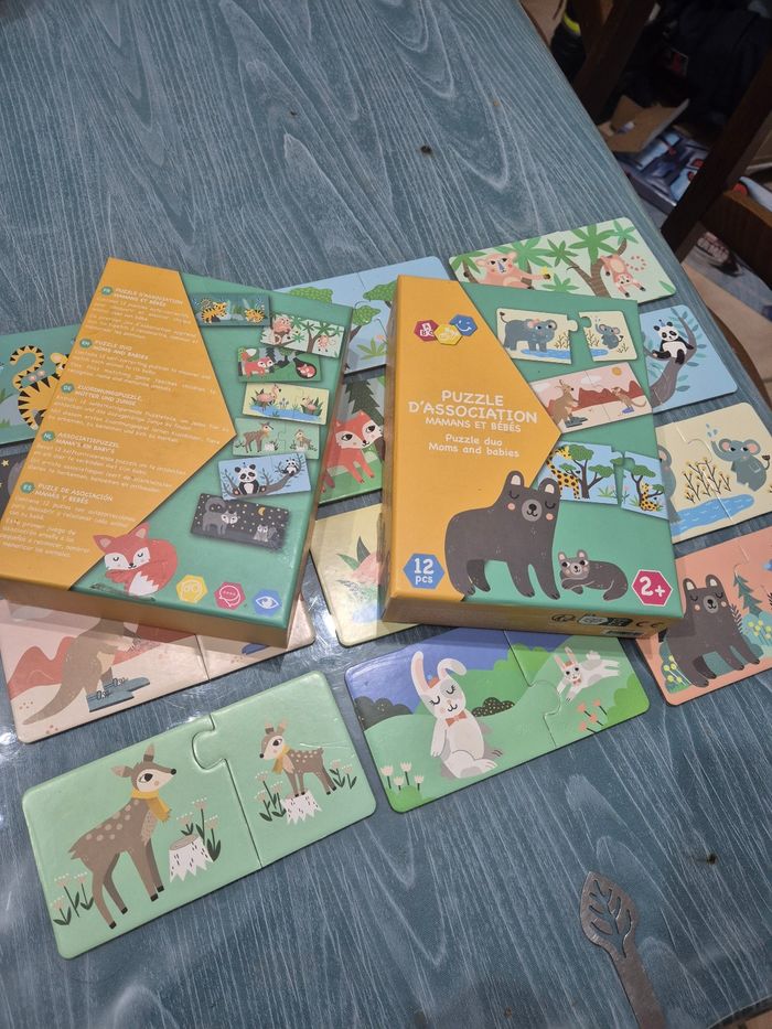 Puzzle d'association et loto des couleurs.