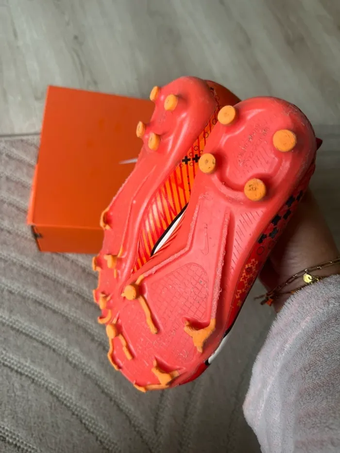 Crampons de foot Nike 35 - photo numéro 3