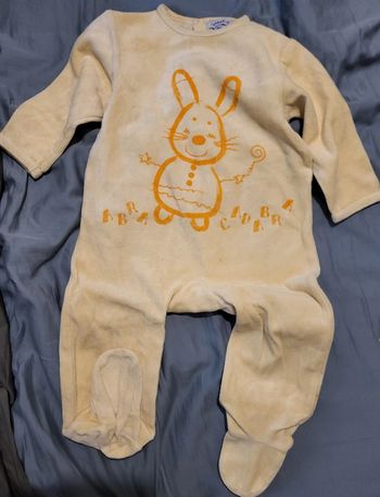 Pyjama jaune à pression
Tex