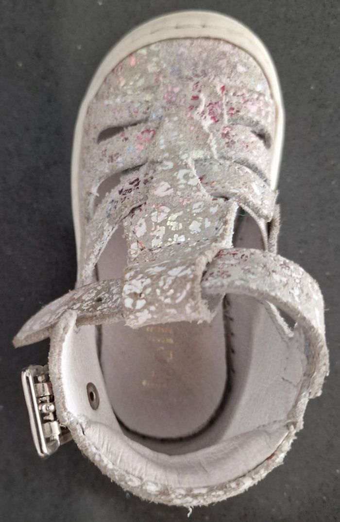 Chaussures 👟 1er pas babies T19 (BE avec défaut) - photo numéro 3