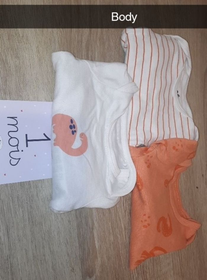 Bodie garçon 1 mois - photo numéro 2