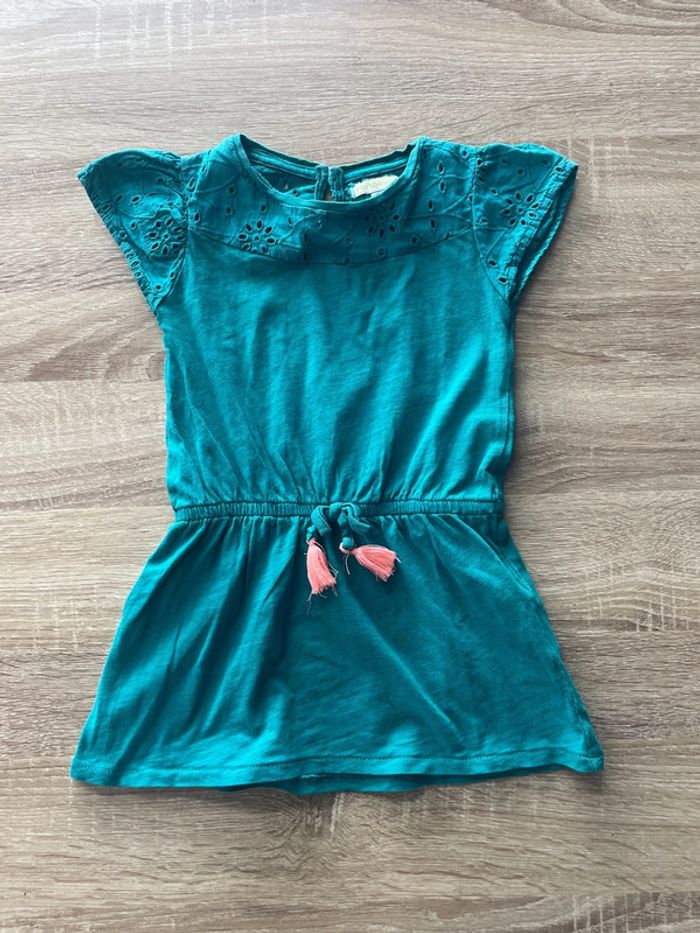 Robe brodée