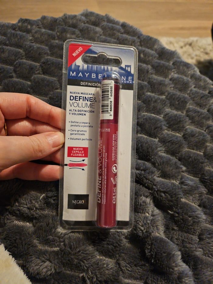 Mascara noir  maybelline