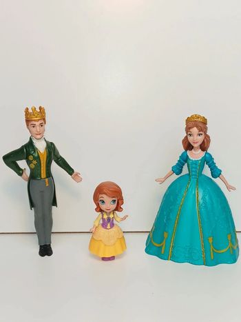 Lot figurines Disney mattel princesse Sofia
taille 14cm pour la plus grande