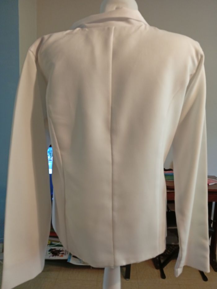 Veste blanche - photo numéro 2