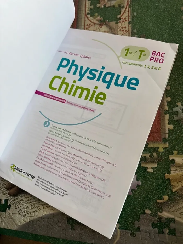 Livre physique, chimie, première bac pro - photo numéro 4