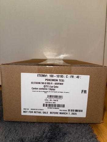 Display Pokémon Pokebox Tin Cube Q1 Scellée