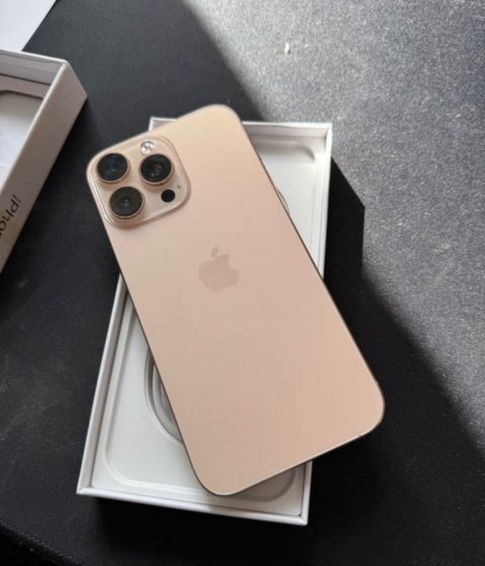 iPhone 16 pro max - photo numéro 2