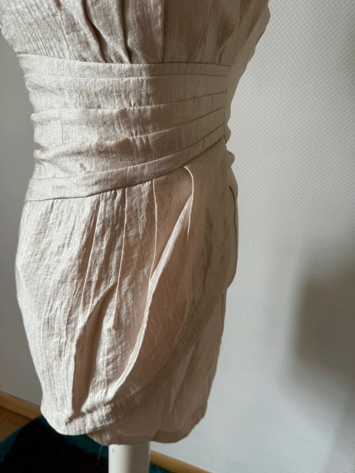 Robe bustier doré en très bon état taille 34 H&M - photo numéro 3