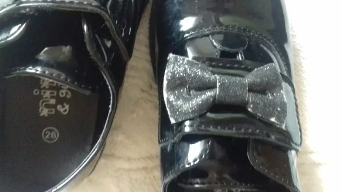 Chaussures noires vernis noeud à paillettes pointure 26 - photo numéro 3