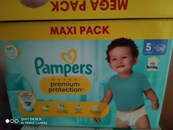 Lot de 76  couches Pampers premium protection taille 5