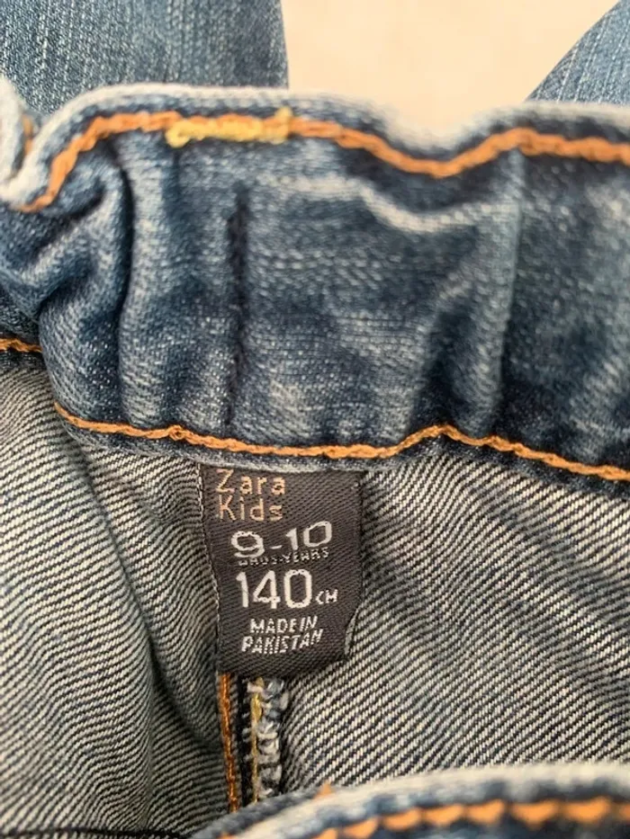 Bermuda en jean Zara taille 9/10 ans - photo numéro 5