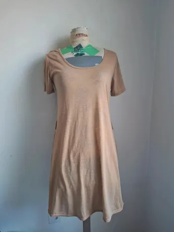 Robe marron/beige légère -  confortable et fluide, léger, en bon état, taille 42