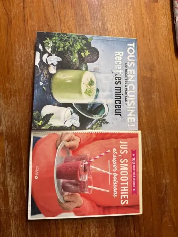 Lot de deux livres, jus smoothie et recettes, minceur