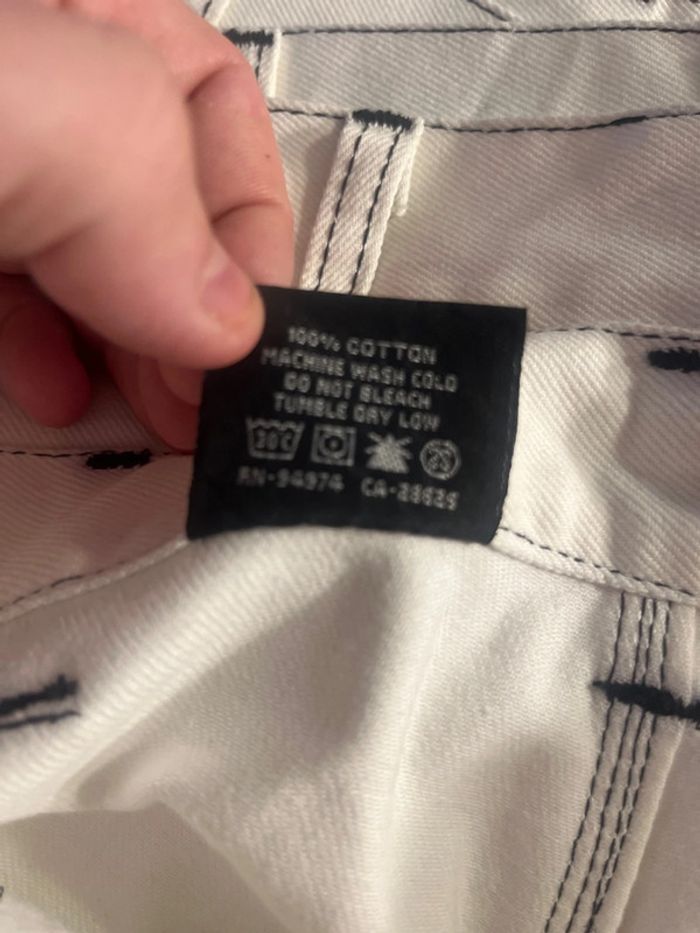 Short/Jort Stussy White Embroidered Black Big Logo Back – Taille S - photo numéro 7