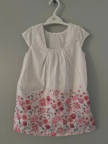 Robe jolies fleurs tape à l’œil taille 3 ans