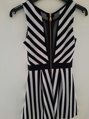 Robe noir et blanche taille M 