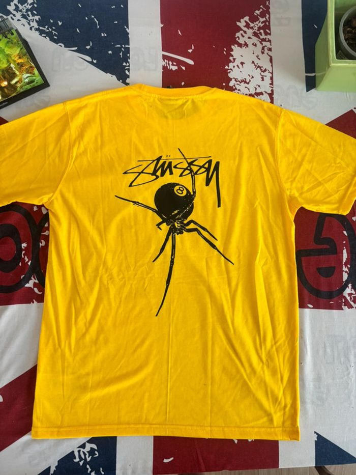 T-shirt Stussy Rework taille M/L jaune moutarde motif « araignée boule de billard n8 » - photo numéro 9