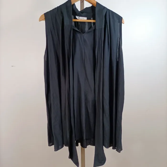 Tunique sans manches noire Mecchu Italy taille unique coupe fluide plissée bohème chic A1285