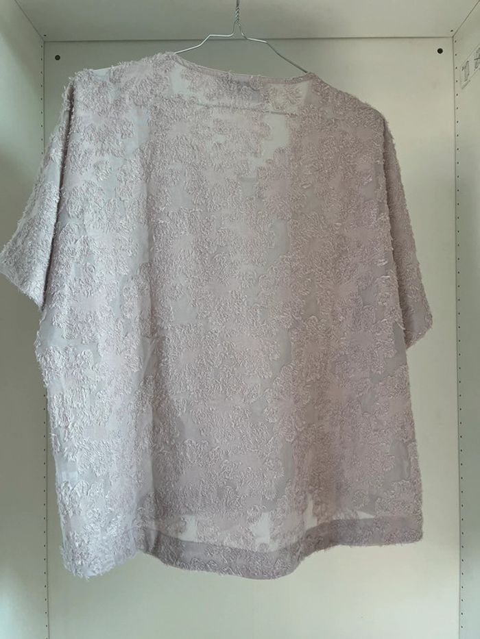 Teeshirt rose pale a relief fleuri - photo numéro 2