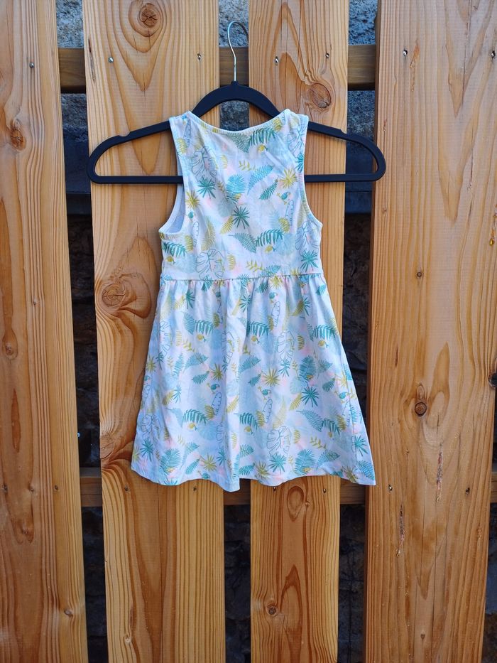 Jolie robe sans manches imprimé feuilles 5 ans Kiabi - photo numéro 5