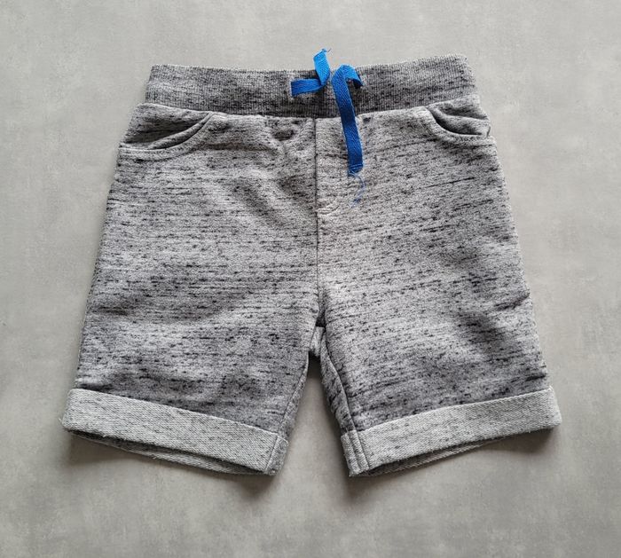 Short 3 ans