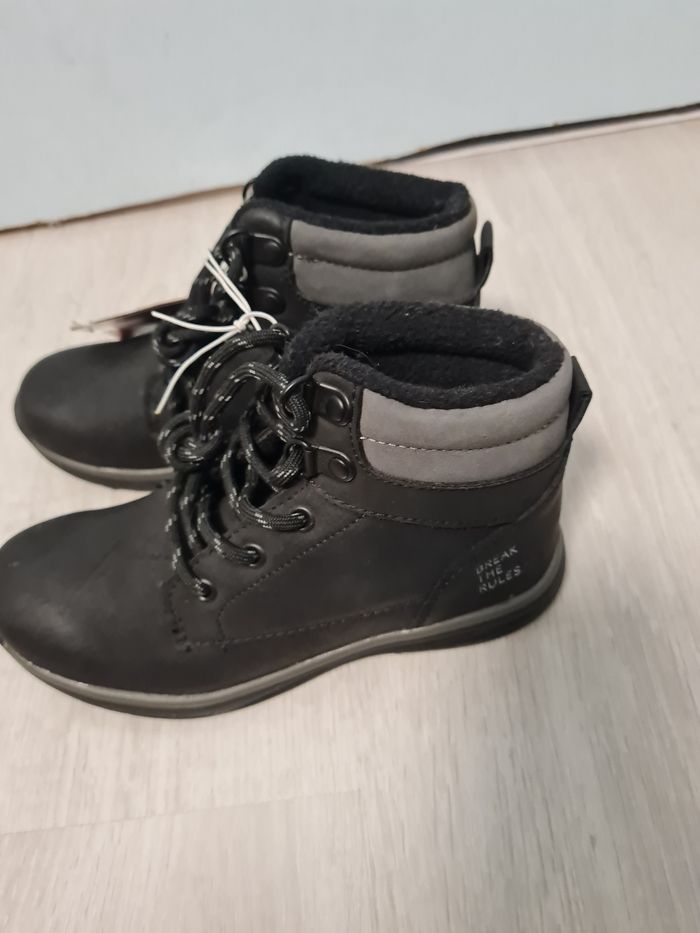 Chaussures montantes hiver P32 Neuves - photo numéro 2