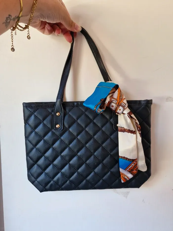 🎀 Petit sac matelassé avec écharpe - photo numéro 3