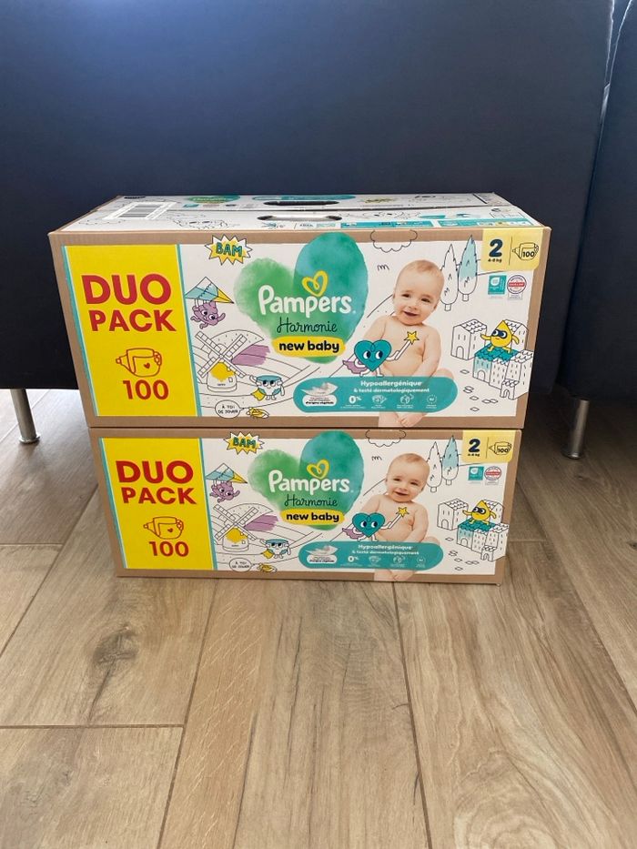 200 couches Pampers harmonie taille 2