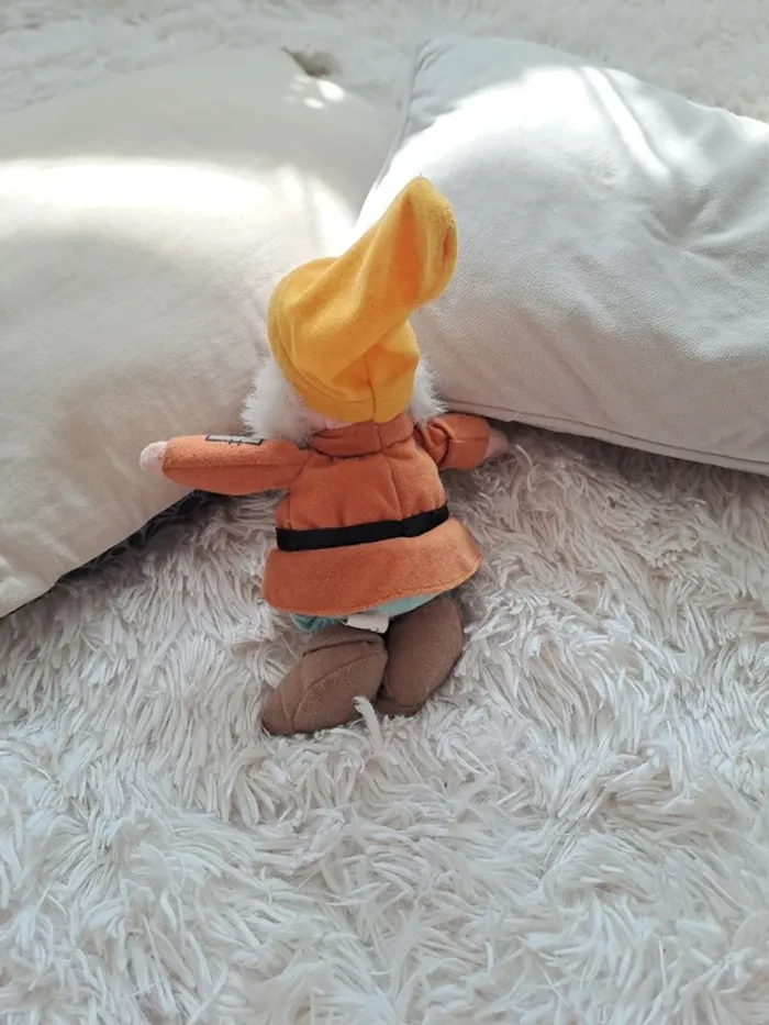Peluche Nain Joyeux - Les 7 Nains - Blanche Neige - Disney - photo numéro 3