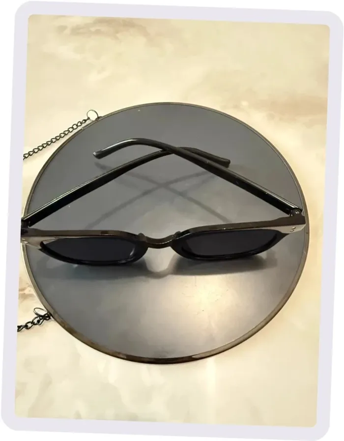 Lunette de soleil noire - photo numéro 3