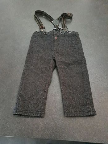 Pantalon à bretelles