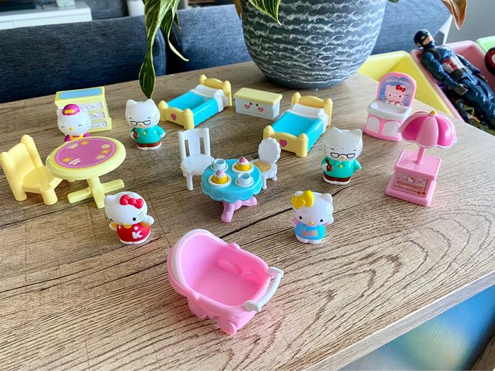 Lot Hello Kitty Sandro