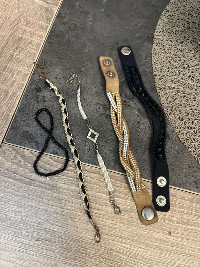 Lot bracelets