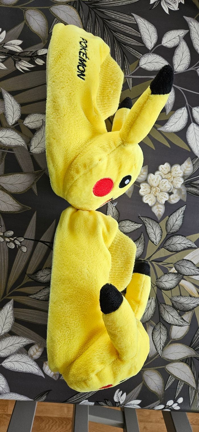 Pantoufles pikachu - photo numéro 2