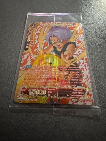 BT24-015-UC - Trunks, Rejoignant la Fete (Collector Holo)