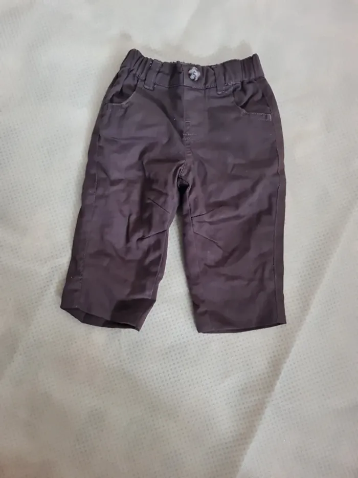 Lot de 13 pantalons et jeans et 2 shorts - photo numéro 10
