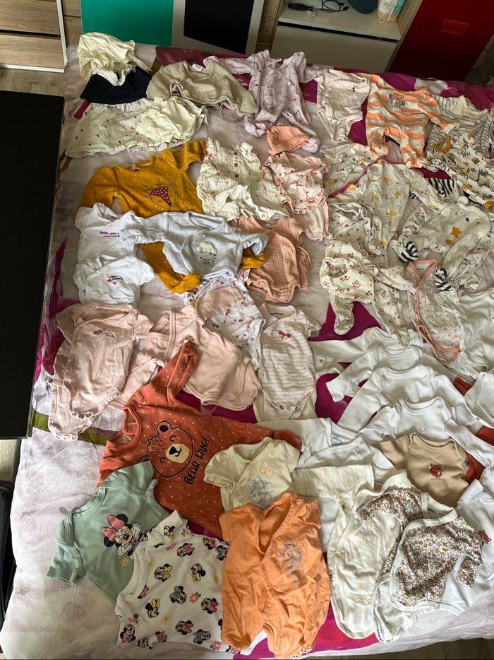 Lots vêtements bébé fille 1 mois