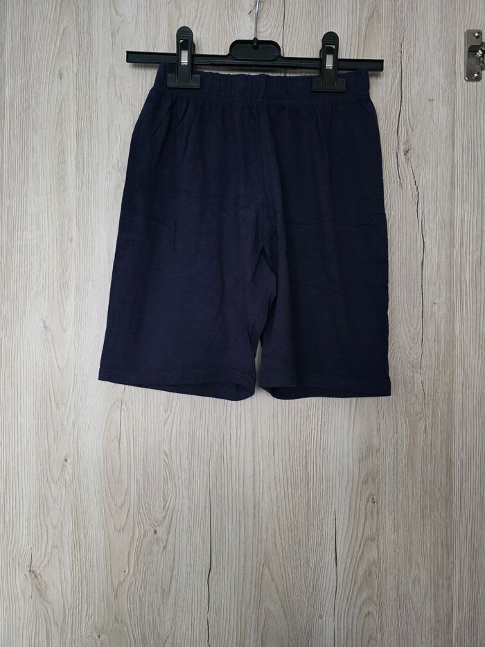 PYJAMA SHORT 2 PIÈCES GARÇON 👦 7/8  ANS MARQUE LA HALLE  PORTER TRÈS PEU - photo numéro 3
