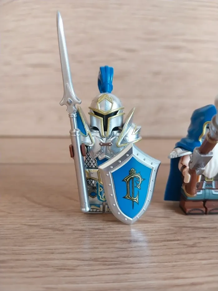 Figurines type lego 4 guerriers humains Warcraft - photo numéro 2