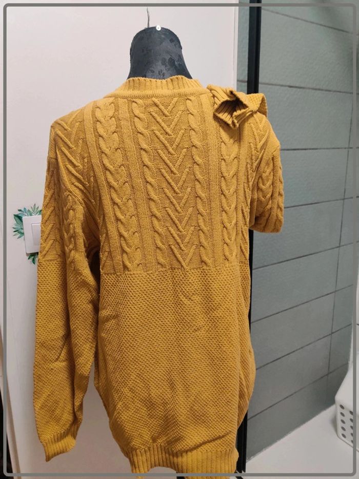 Joli pull moutarde XL - photo numéro 4