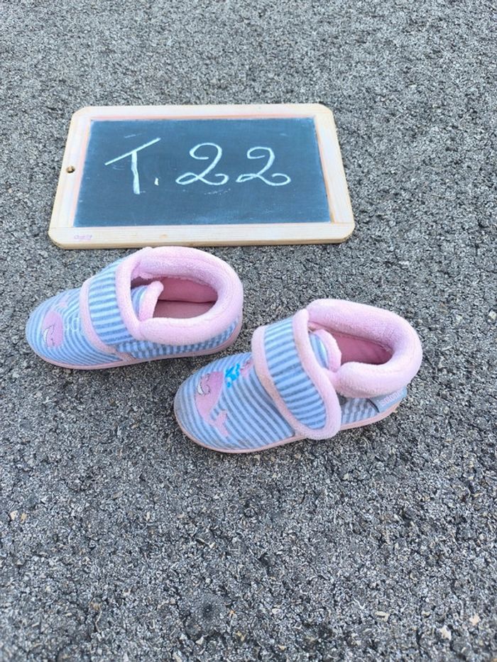 Chaussons Isotoner taille 22 en très bon état - photo numéro 2