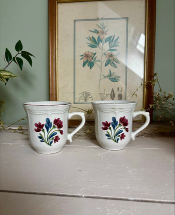 Ensemble de deux tasses fleuries Tienshan stoneware