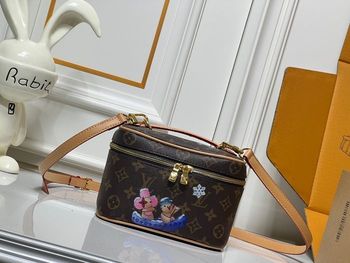 Louis Vuittoṇ  Ce produit a un thème de Noël M26647