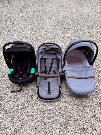 Vend poussette trio chicco best friend confort +