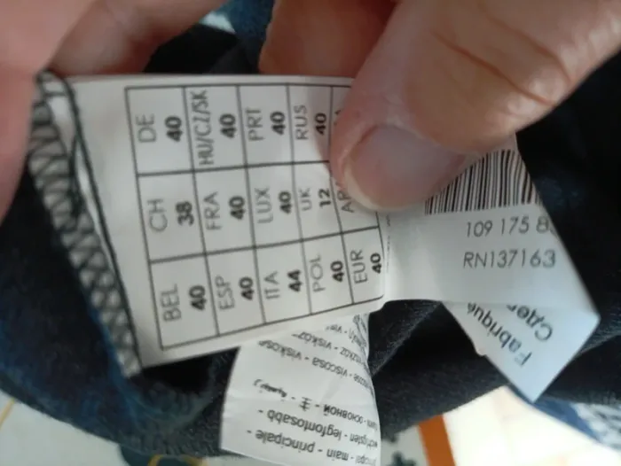 Robe courte, taille basse 40 - photo numéro 7