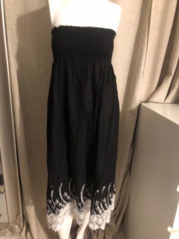 Robe noir et dentelle