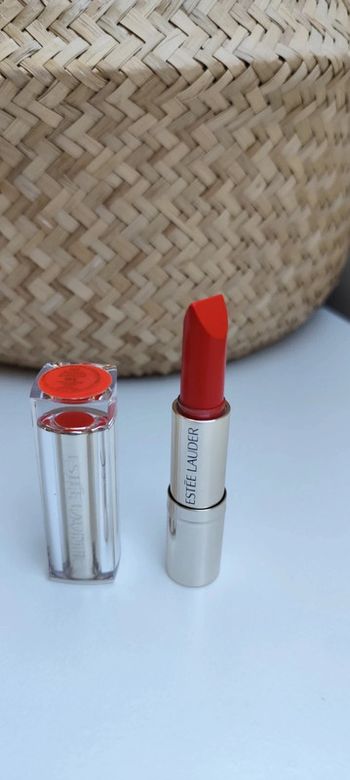 Rouge à lèvres rouge Estée Lauder neuf
