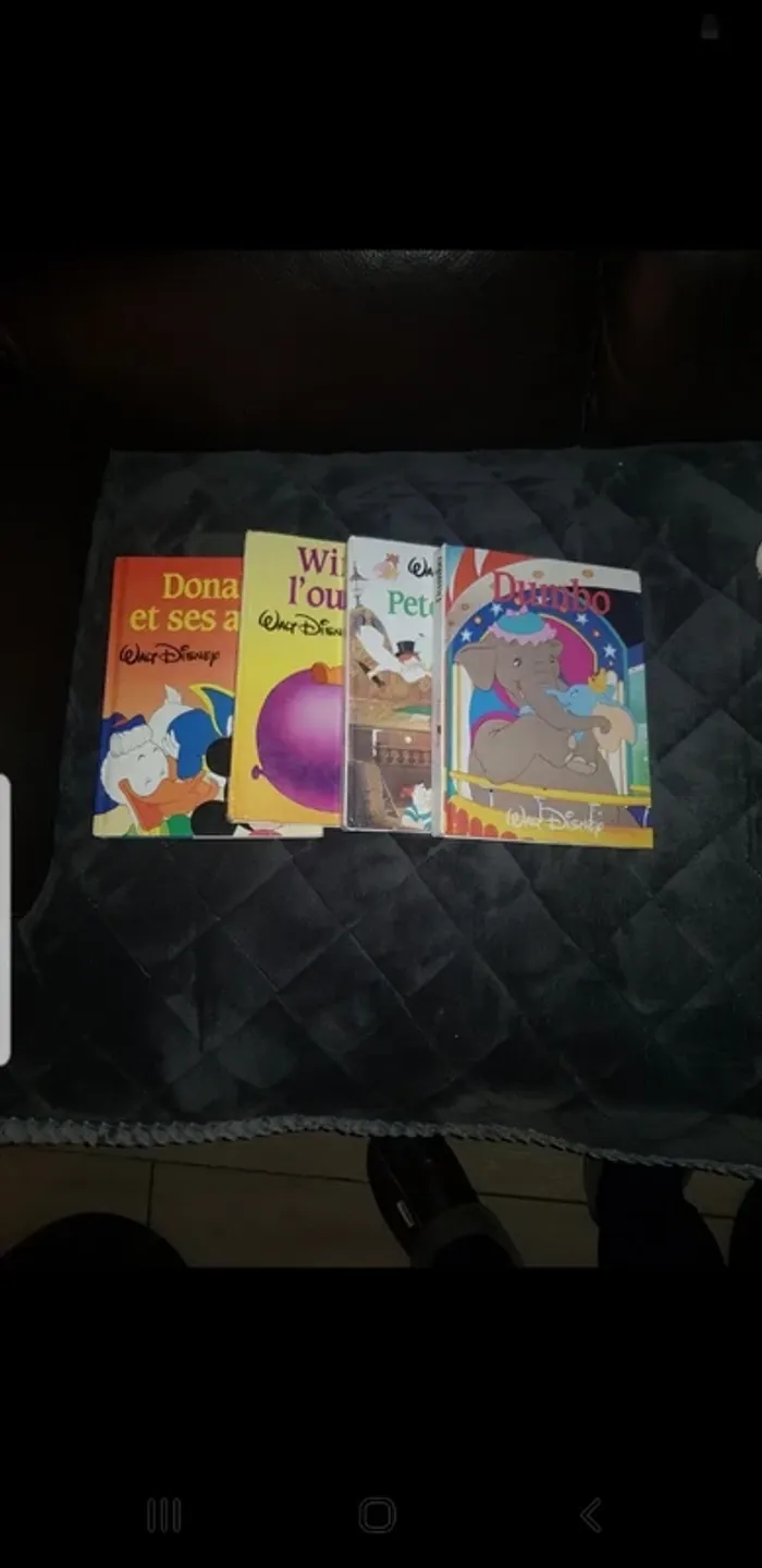 Lot de 4  livres Walt Disney